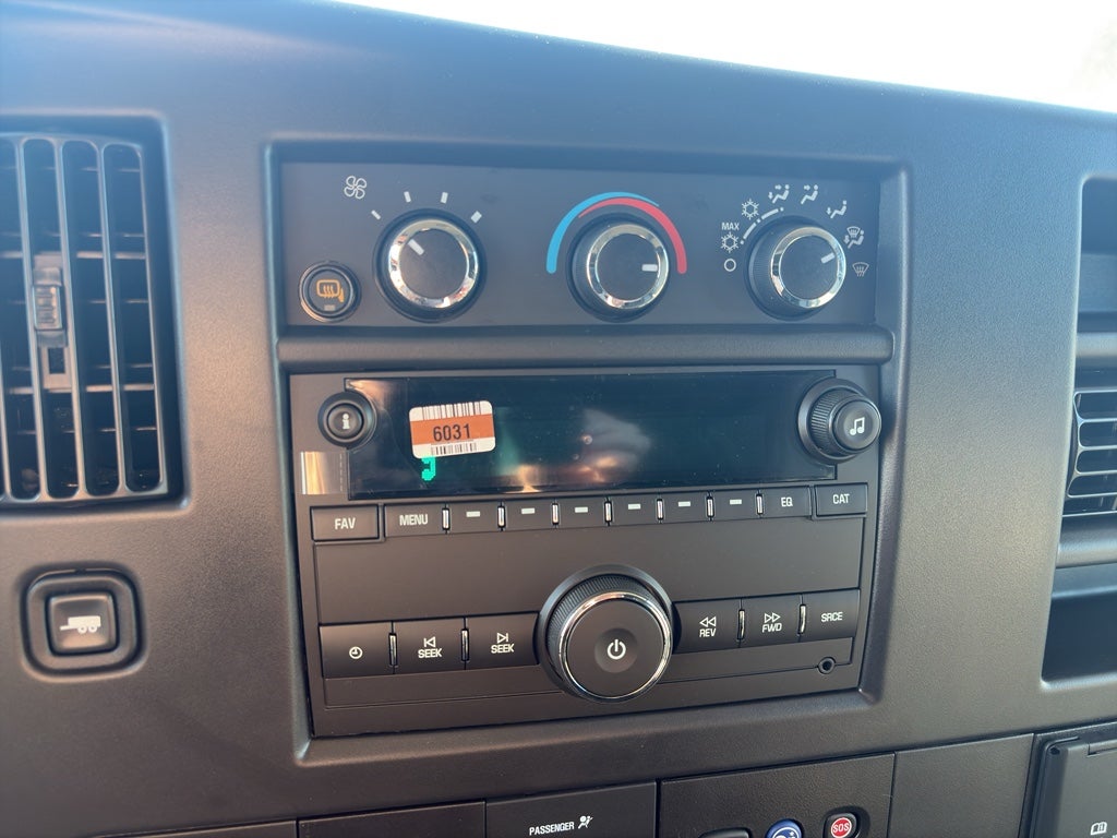 2025 Chevrolet Express Cargo WT