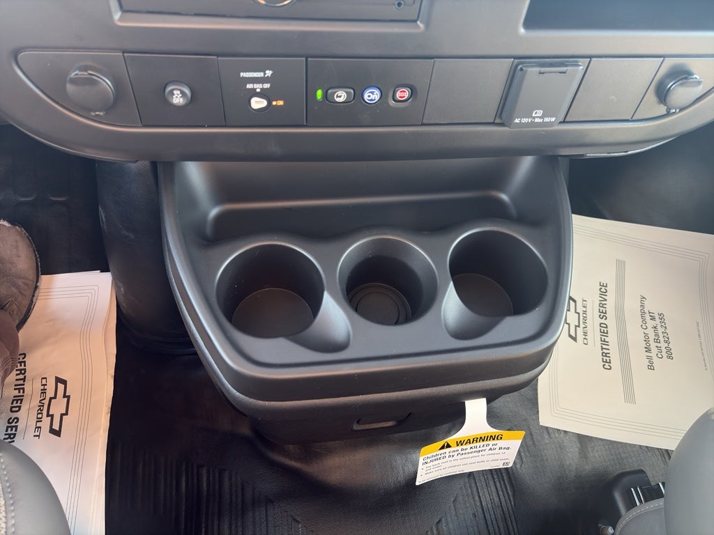 2025 Chevrolet Express Cargo WT