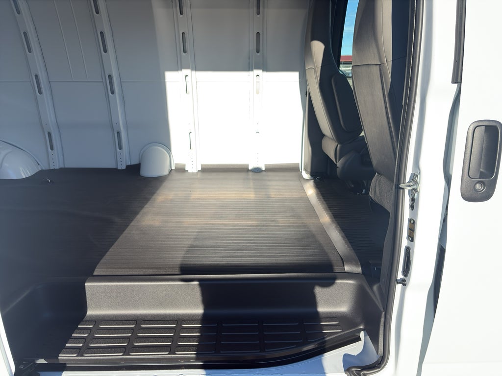 2025 Chevrolet Express Cargo 3500 WT