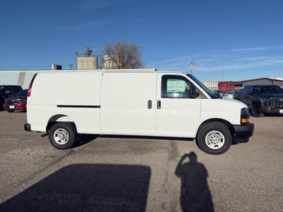 2025 Chevrolet Express Cargo 3500 WT