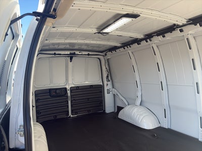 2025 Chevrolet Express Cargo 3500 WT