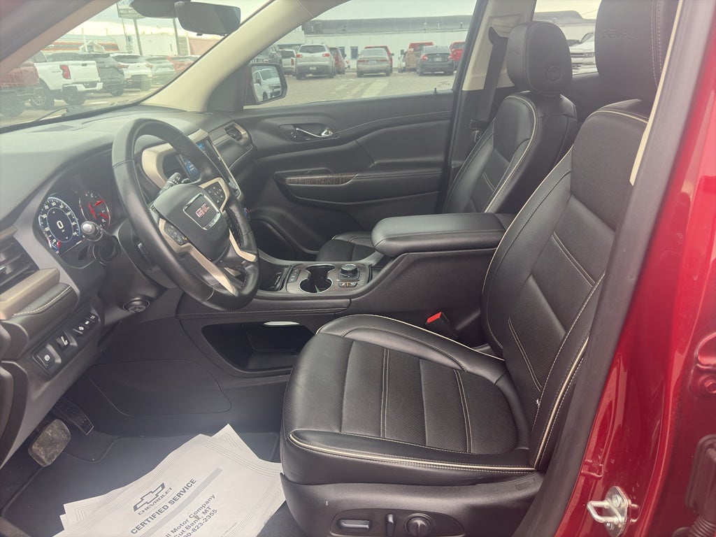 2023 GMC Acadia Denali