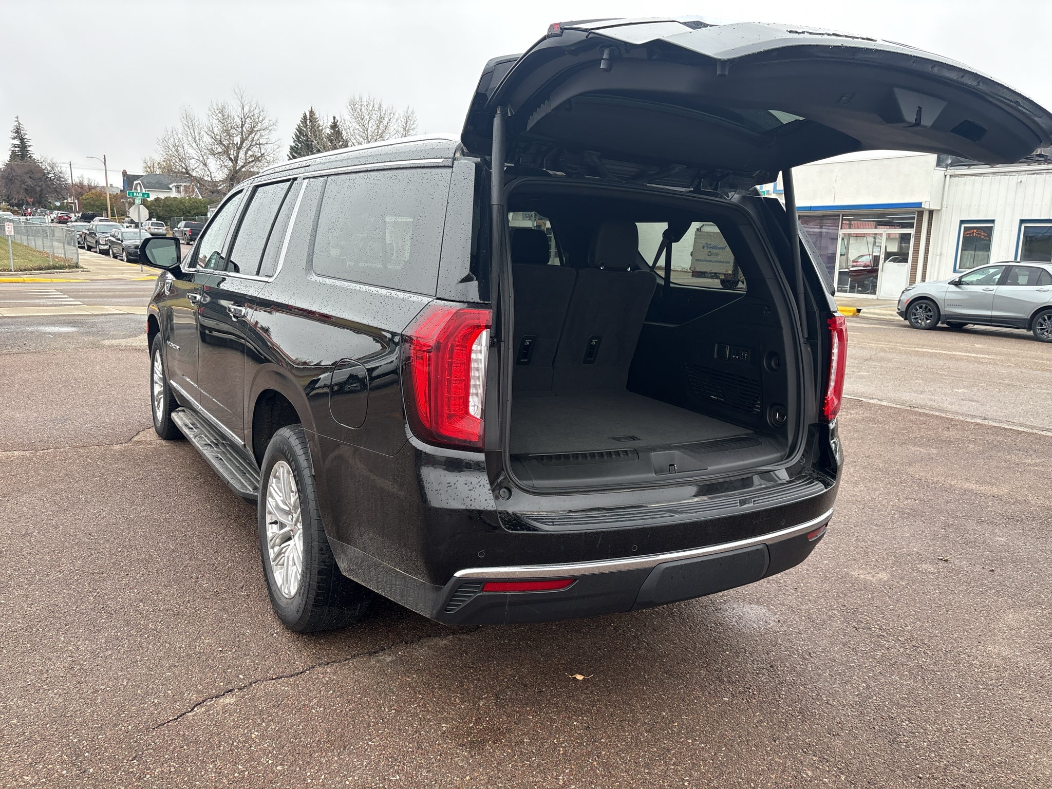 2024 GMC Yukon XL SLT