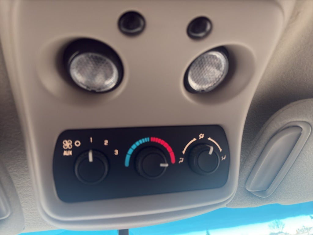 2003 Chevrolet Suburban LS