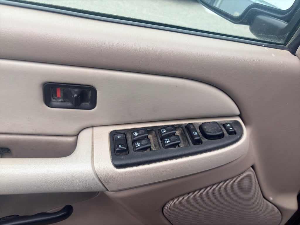 2003 Chevrolet Suburban LS