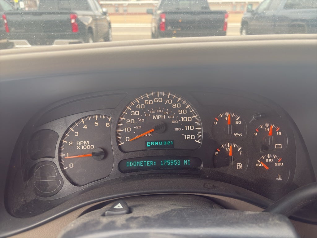 2003 Chevrolet Suburban LS